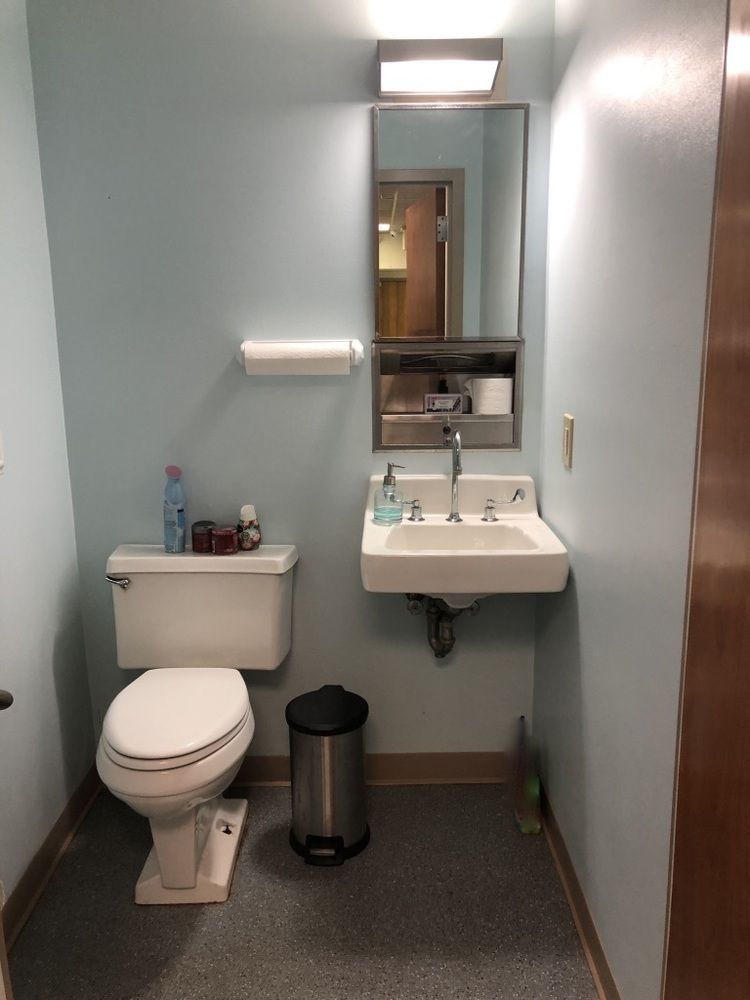Medical Office Condo in Port Charlotte Medical District: 2400 Harbor Blvd, Port Charlotte, FL, 33952